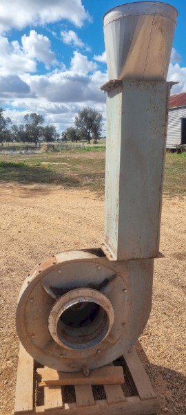 Fan for dust extraction 