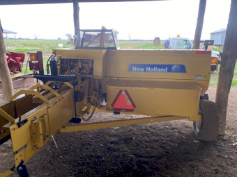 New Holland 5070 Small Baler