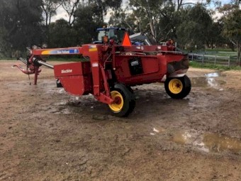 2011 New Holland H7230 Mower Conditioner