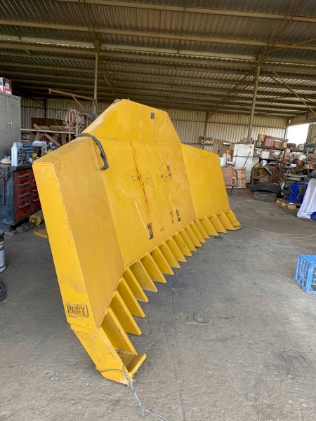 Under Auction - (A165) 4.5m Stick Rake 