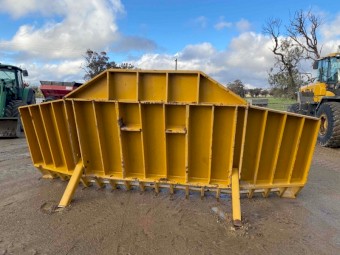 Under Auction - (A165) 4.5m Stick Rake 