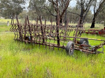 11 leaf hydralic lift manual fold trash harrows