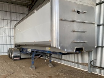 2005 Lusty A Trailer