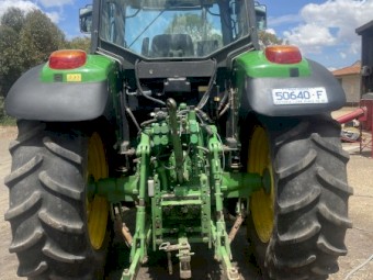 2005 John Deere 6520SE Tractor