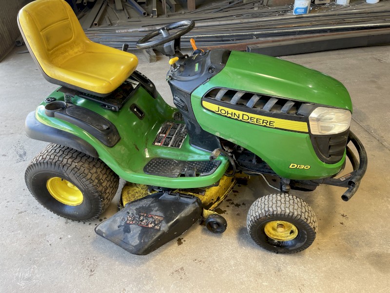 John Deere mower D130 Farm Tender