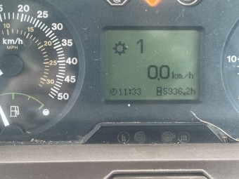 2005 John Deere 6120 tractor