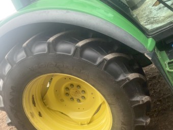 2005 John Deere 6120 tractor