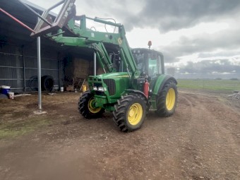 2005 John Deere 6120 tractor