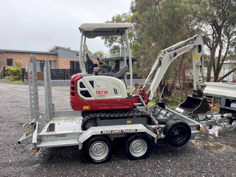 Takeuchi TB216 low 82 hrs