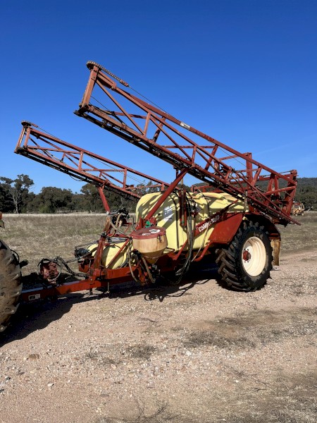 Hardi 4024 Sprayer with Trimble section control