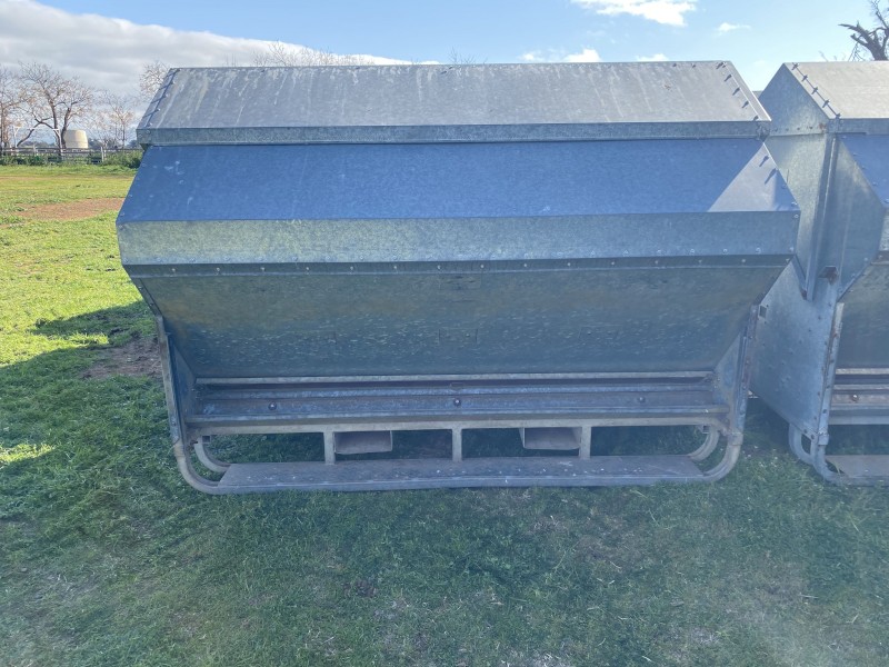 Universal Sheep Feeders