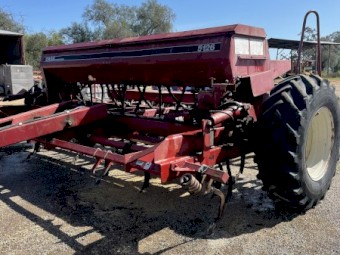Case IH 5126 Combine