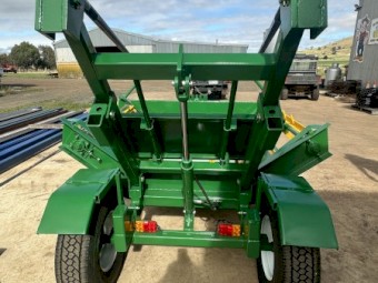 New Round Bale Elsworth Feeders