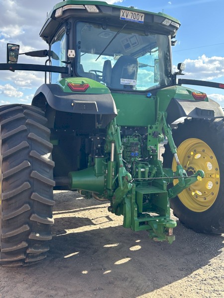 2020 John Deere 8R230 Tractor