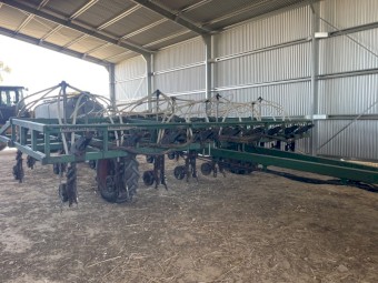 Ausplow DBS Seeder Bar with 1850 Gason Box