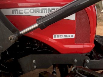 McCormick SMAX 90 CAB tractor with front end loader and 4in1 bucket