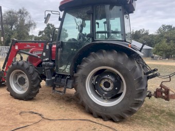 McCormick SMAX 90 CAB tractor with front end loader and 4in1 bucket