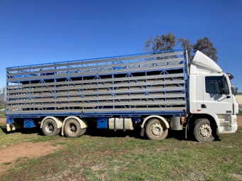 2007 DAF CF 430 Truck and Stock Crate