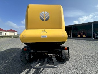 2015 New Holland RB180 Superfeed