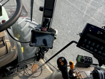 2017 John Deere 5125R Tractor