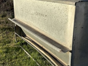 Cowra lick feeders x 2