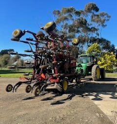 Seed Hawk 30 Series 8m Airseeder