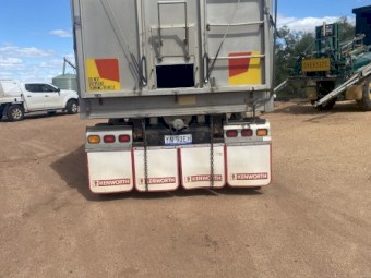 2010 Kenworth T408 Quad dog fitted with a blower. 