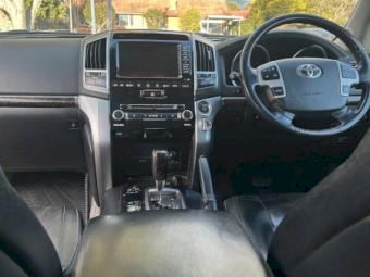 2014 Toyota Land Cruiser Sahara 200 series