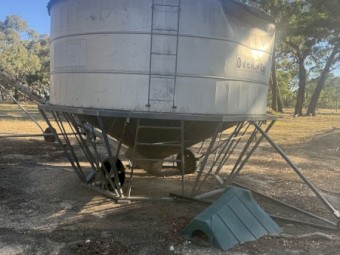 Mobile field bin 
