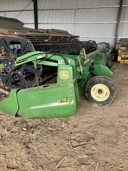 John Deere 936D Draper Front