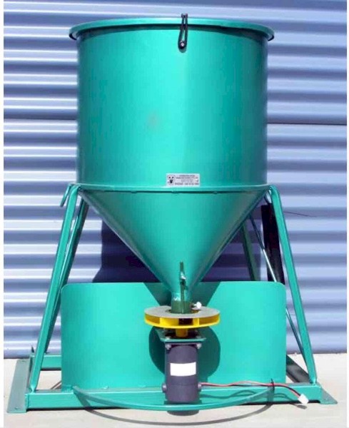 Mouse Bait Spreader Wanted