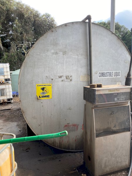 28,000 Litre Fuel Tanks with Bowser