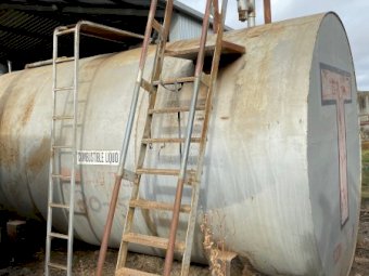28,000 Litre Fuel Tanks with Bowser