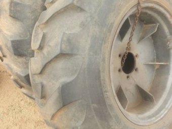 16.9 x 28 12 ply suit Fordson ,9G etc, Price for pair