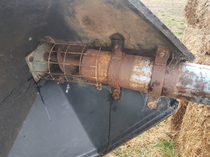 (A137) - Hydraulic Driver Auger