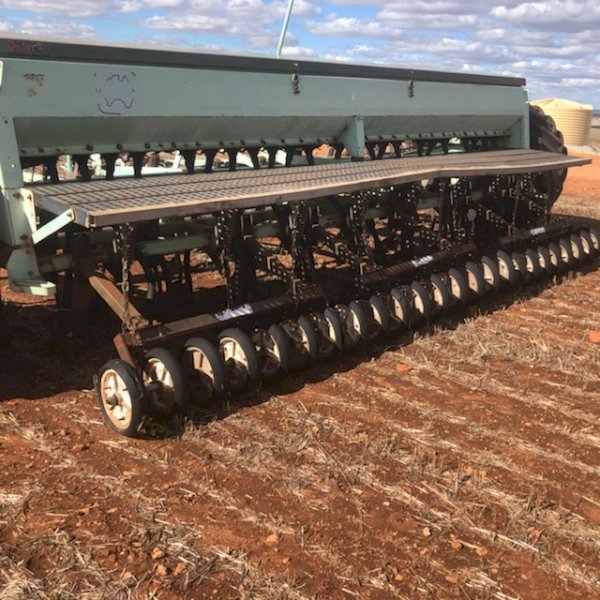 Forward Engineering 853 Seed Drill