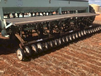 Forward Engineering 853 Seed Drill