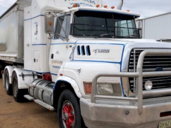 Ford L9000 with Hamelex Aluminium Trailer