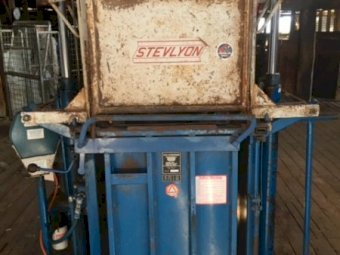 (A133) - Stevlyon Mini-Matic Wool Press