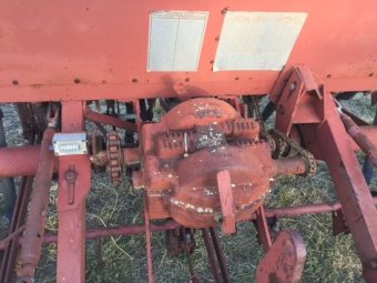 (A133) - International IH 511 Combine