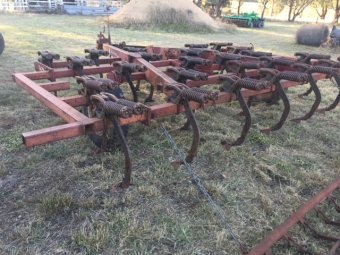 Under Auction - (A133) - IH 2-11 Scarifier 