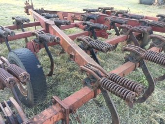 Under Auction - (A133) - IH 2-11 Scarifier 
