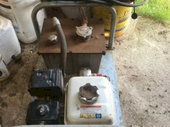 (A133) - V-Express Hydraulic Powered Sheep Handler