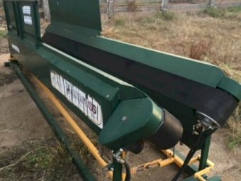 (A133) - V-Express Hydraulic Powered Sheep Handler