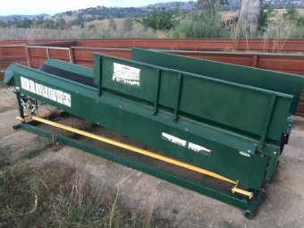 (A133) - V-Express Hydraulic Powered Sheep Handler