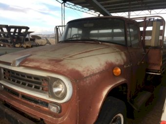 Under Auction - (A133) - International C1600 Truck 