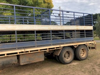 2x6 Isuzu Tray Truck with 22' 2/1 Stock Crate