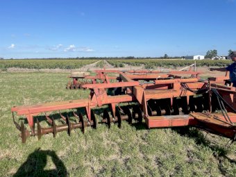 International 770 56 Plate Offset Disc