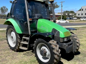 (A136) - 2006 Deutz Tractor