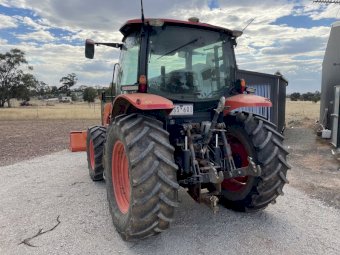 Kubota 100 hp Tractor